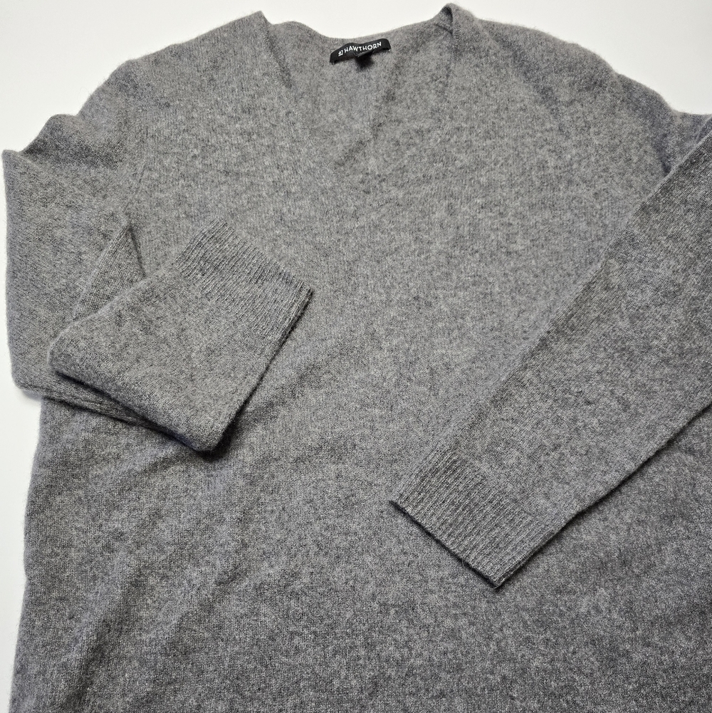 41 Hawthorn V-Neck Cashmere Blend Sweater — Gray 1xl